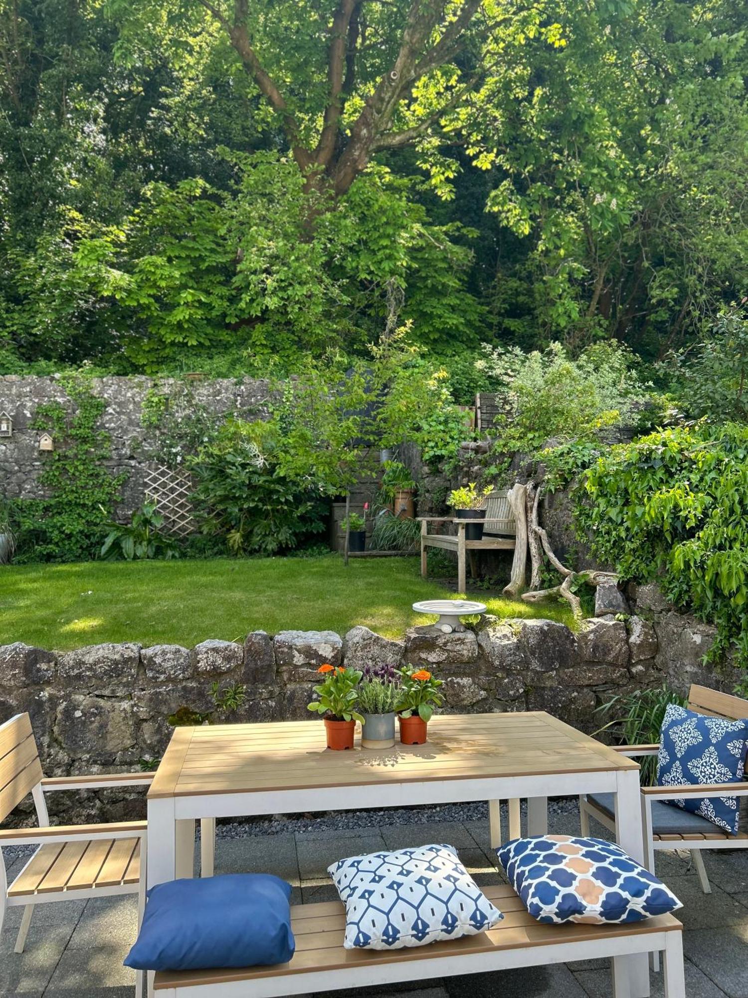 ザ・マンブルズ View At 142 Bed & Breakfast エクステリア 写真